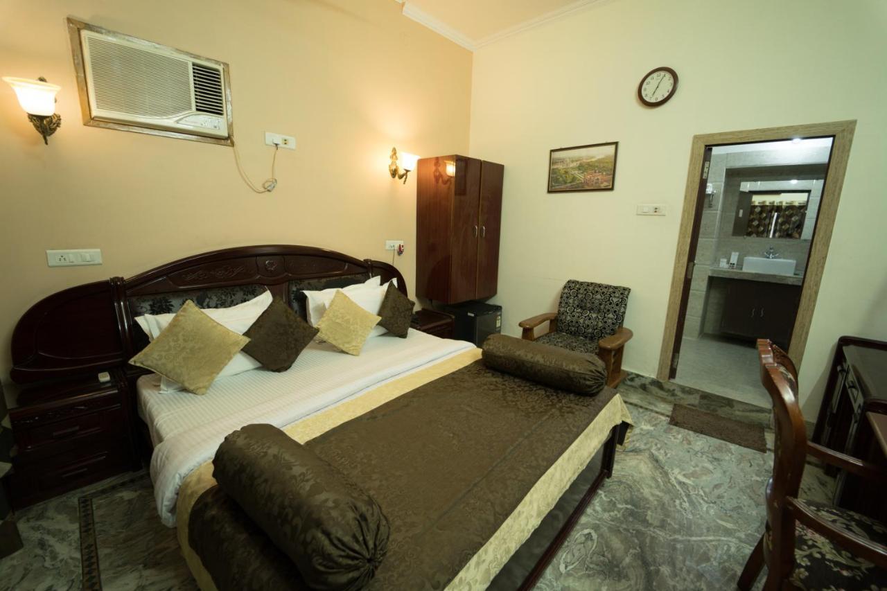 Shree Ganesha Palace Bed & Breakfast Varanasi Exterior photo