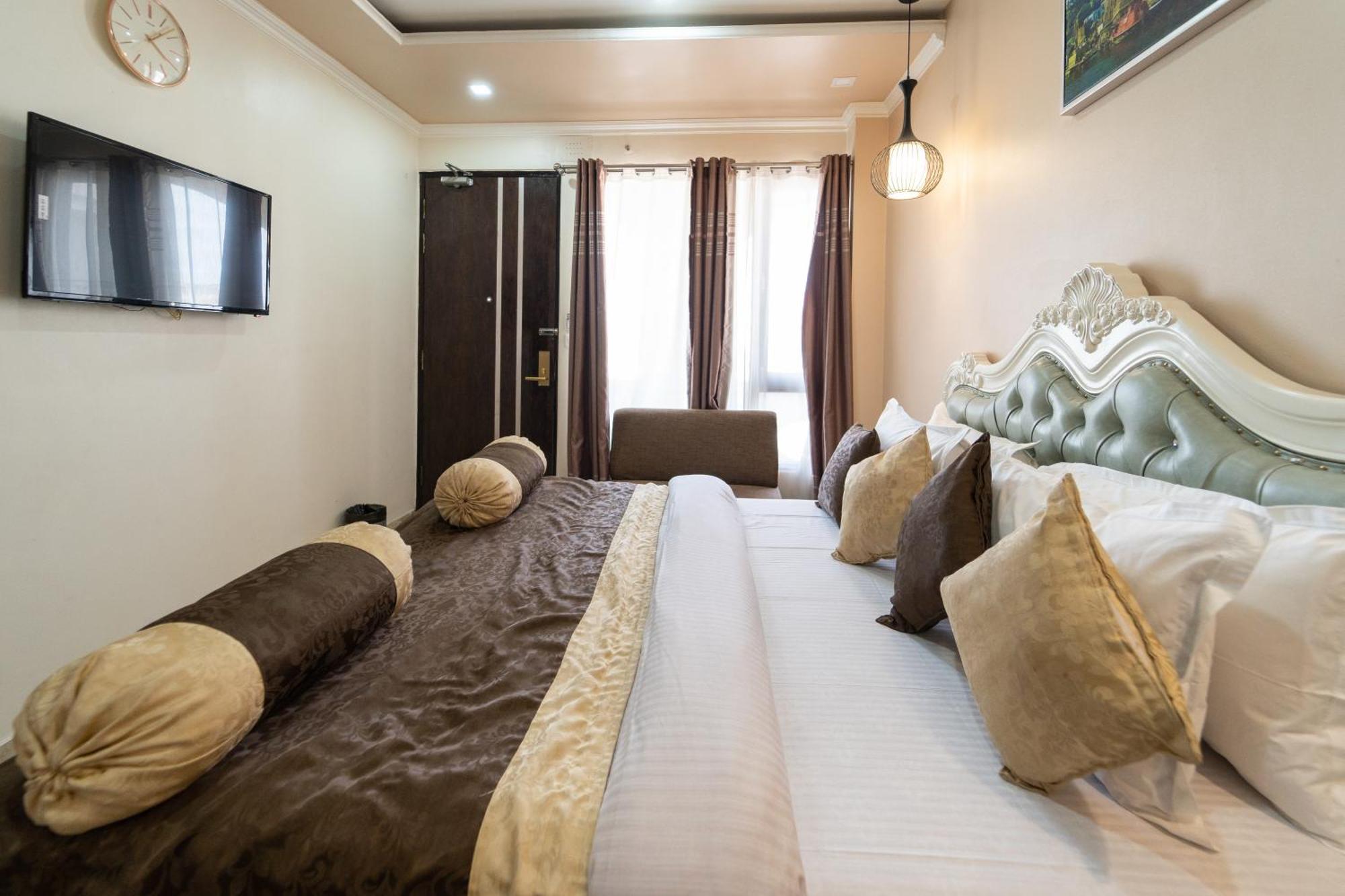 Shree Ganesha Palace Bed & Breakfast Varanasi Exterior photo