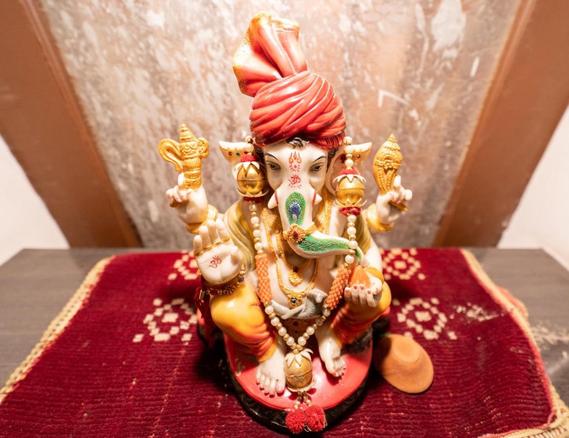 Shree Ganesha Palace Near Kashi Vishwanath Temple Varanasi Exterior photo