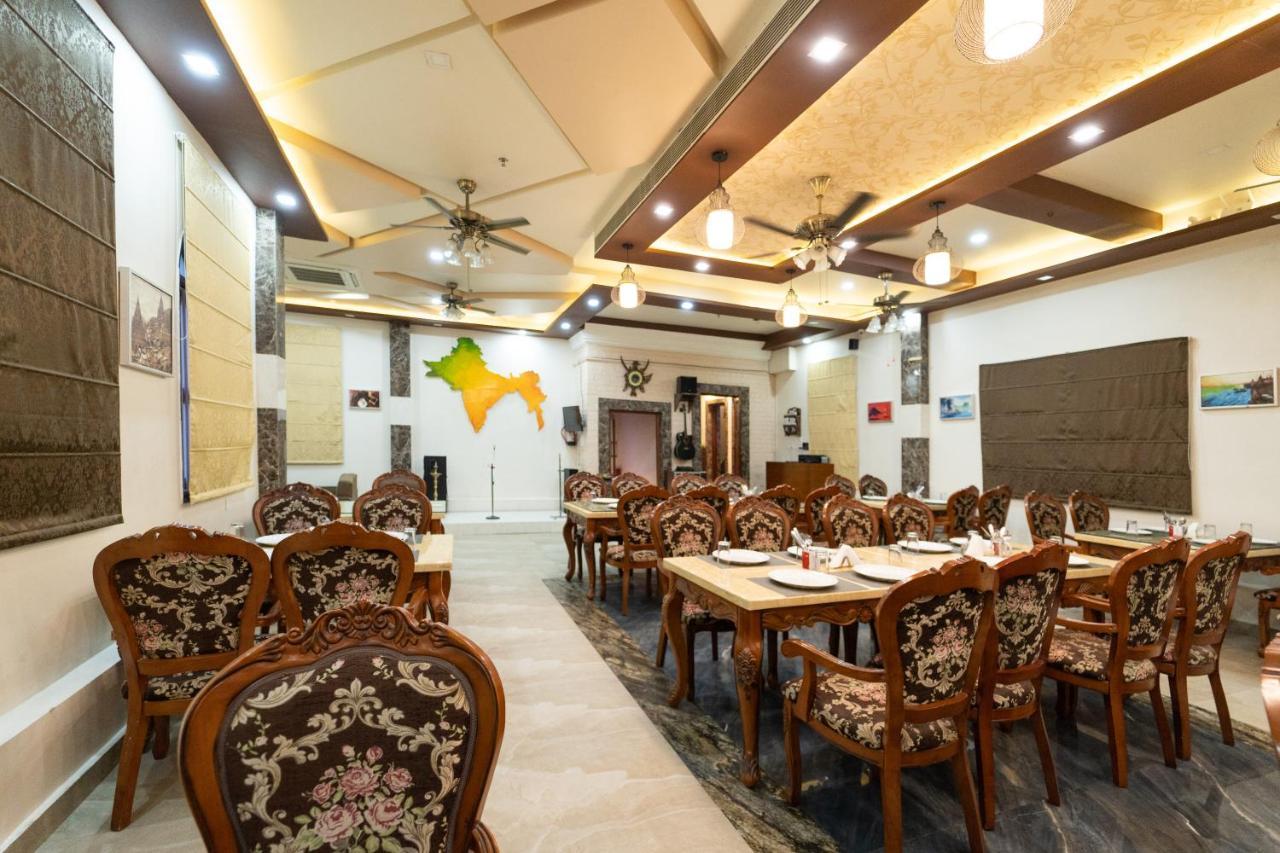 Shree Ganesha Palace Near Kashi Vishwanath Temple Varanasi Exterior photo